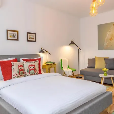 Apartment Piata Victoriei By Mrg