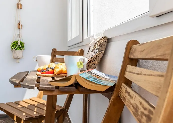 Piata Victoriei By Mrg Bucureşti