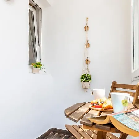 Piata Victoriei By Mrg * Bucarest