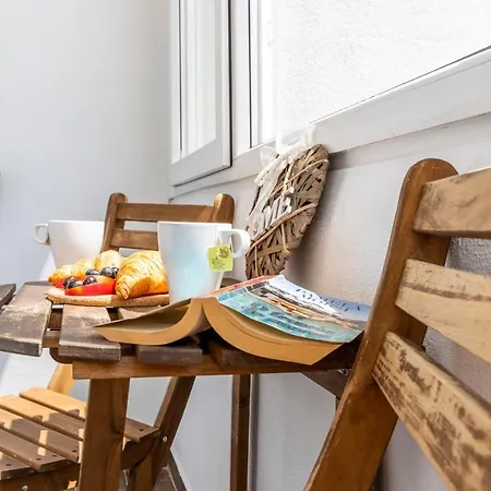 Piata Victoriei By Mrg Bucarest